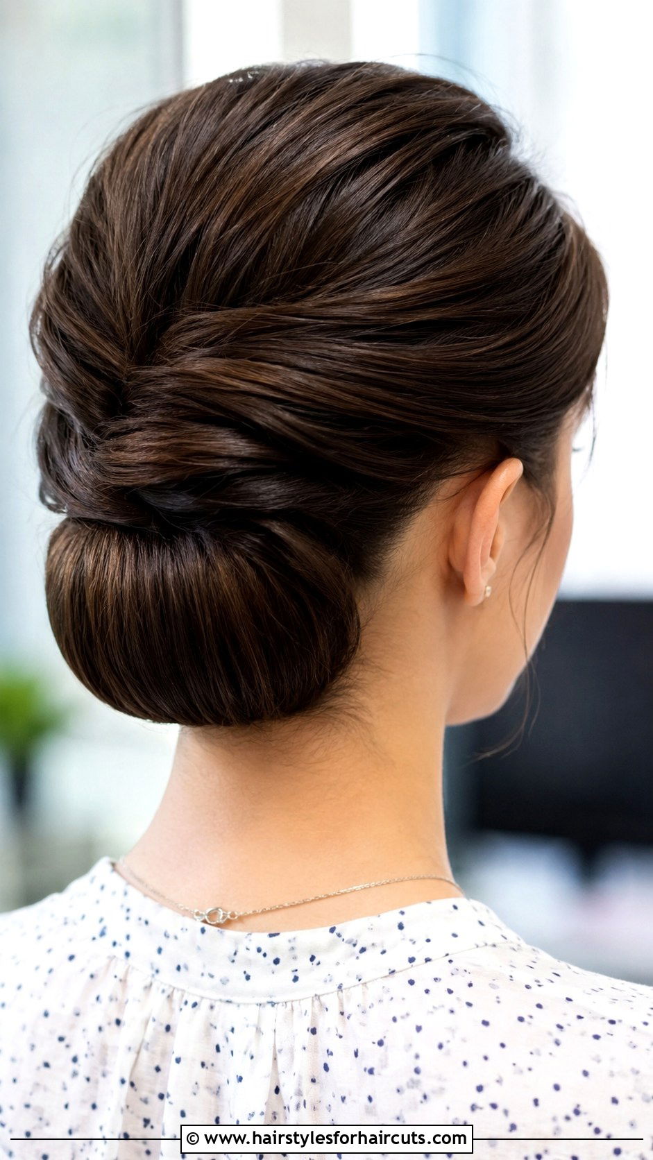Roll And Tuck Updo - 25 ww2 hairstyles - 25 ww2 hairstyles