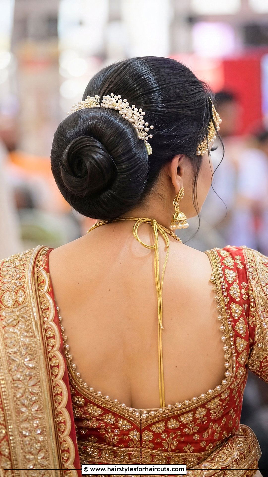 Rolled Bun Hairstyle For Lehenga - 25 hairstyles for lehenga - 25 hairstyles for lehenga