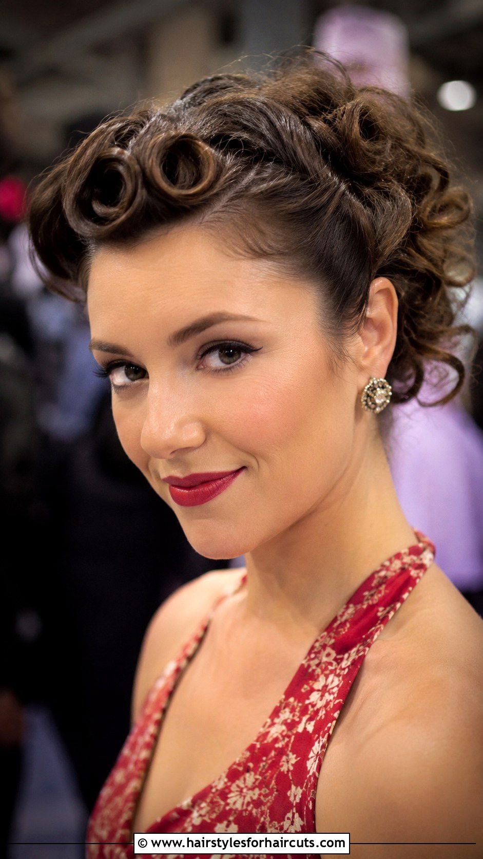 Rolled Updo For Short Hair - 25 easy pretty hairstyles for short hair - 25 easy pretty hairstyles for short hair