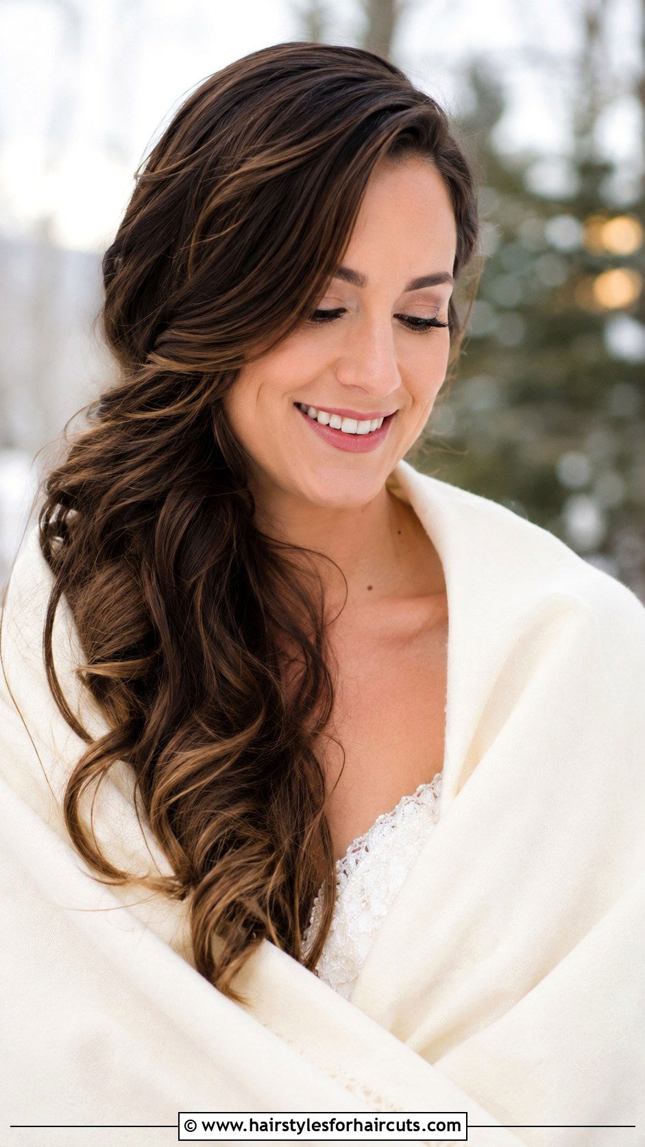 Romantic Side Swept Curls - 25 bridesmaid hairstyles for short hair - 25 bridesmaid hairstyles for short hair