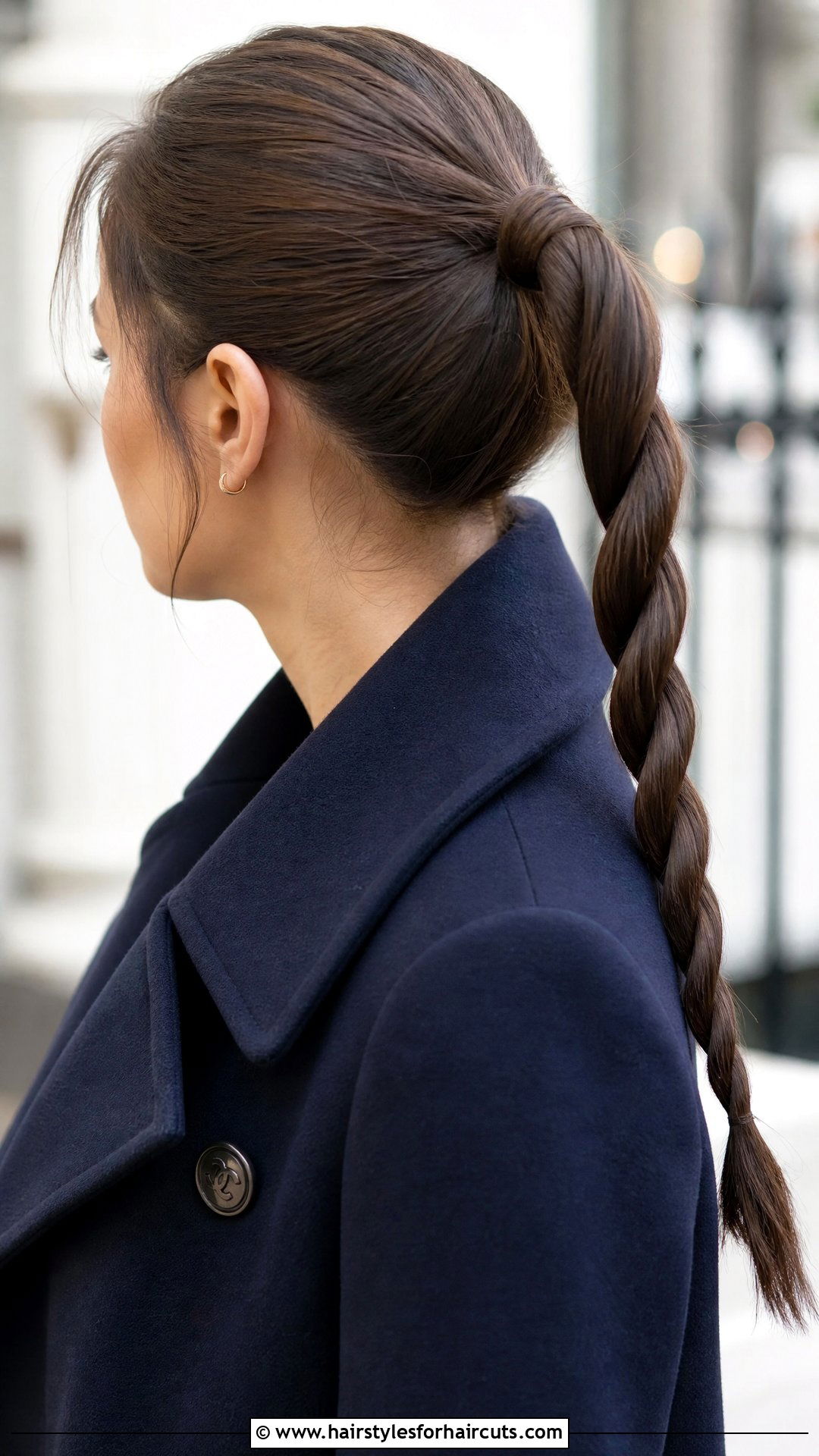 Rope Twisted Ponytail - 25 winter hairstyles - 25 winter hairstyles