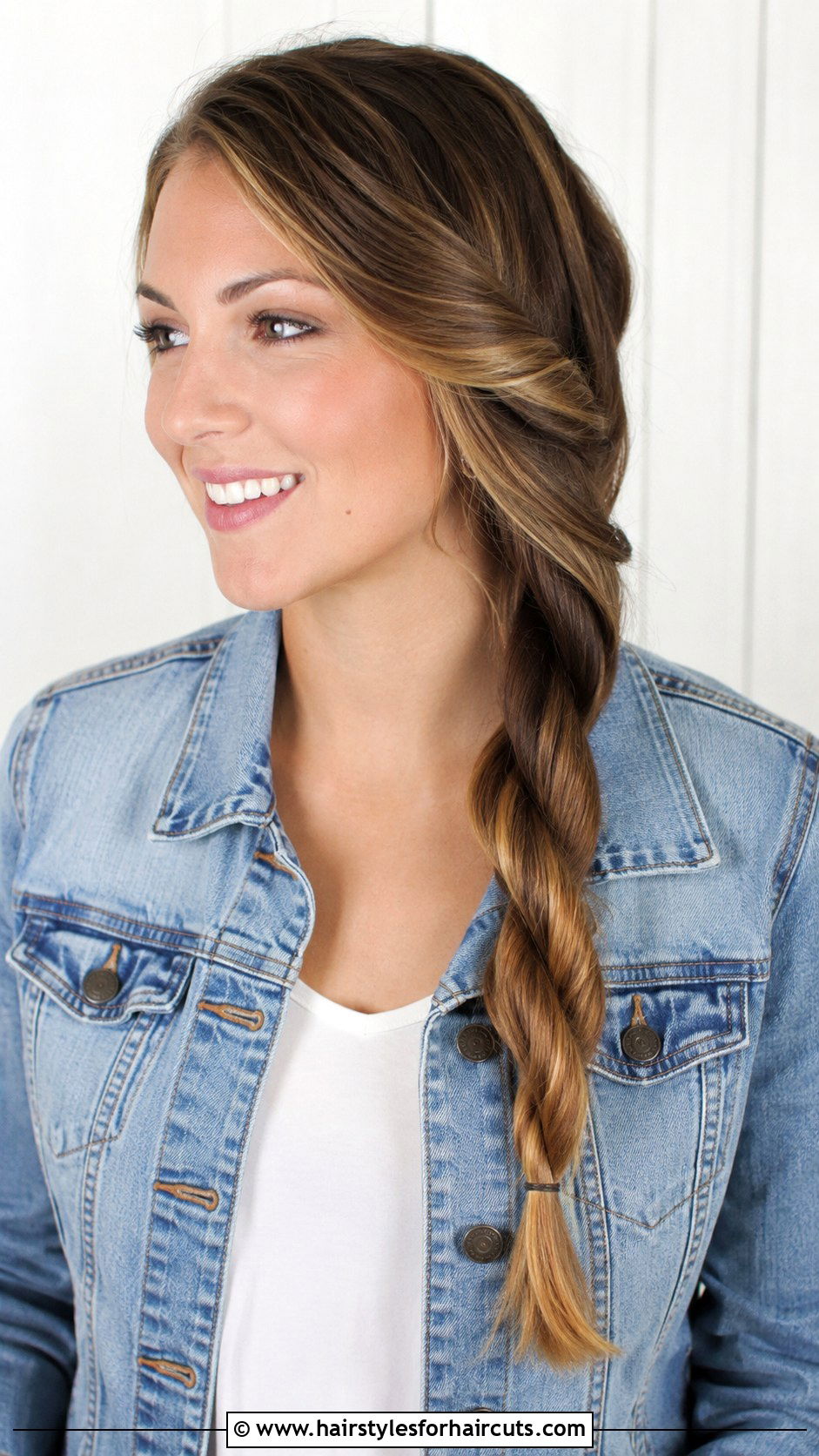 Rope Twisted Side Ponytail - 25 beachy hairstyles for long hair - 25 beachy hairstyles for long hair
