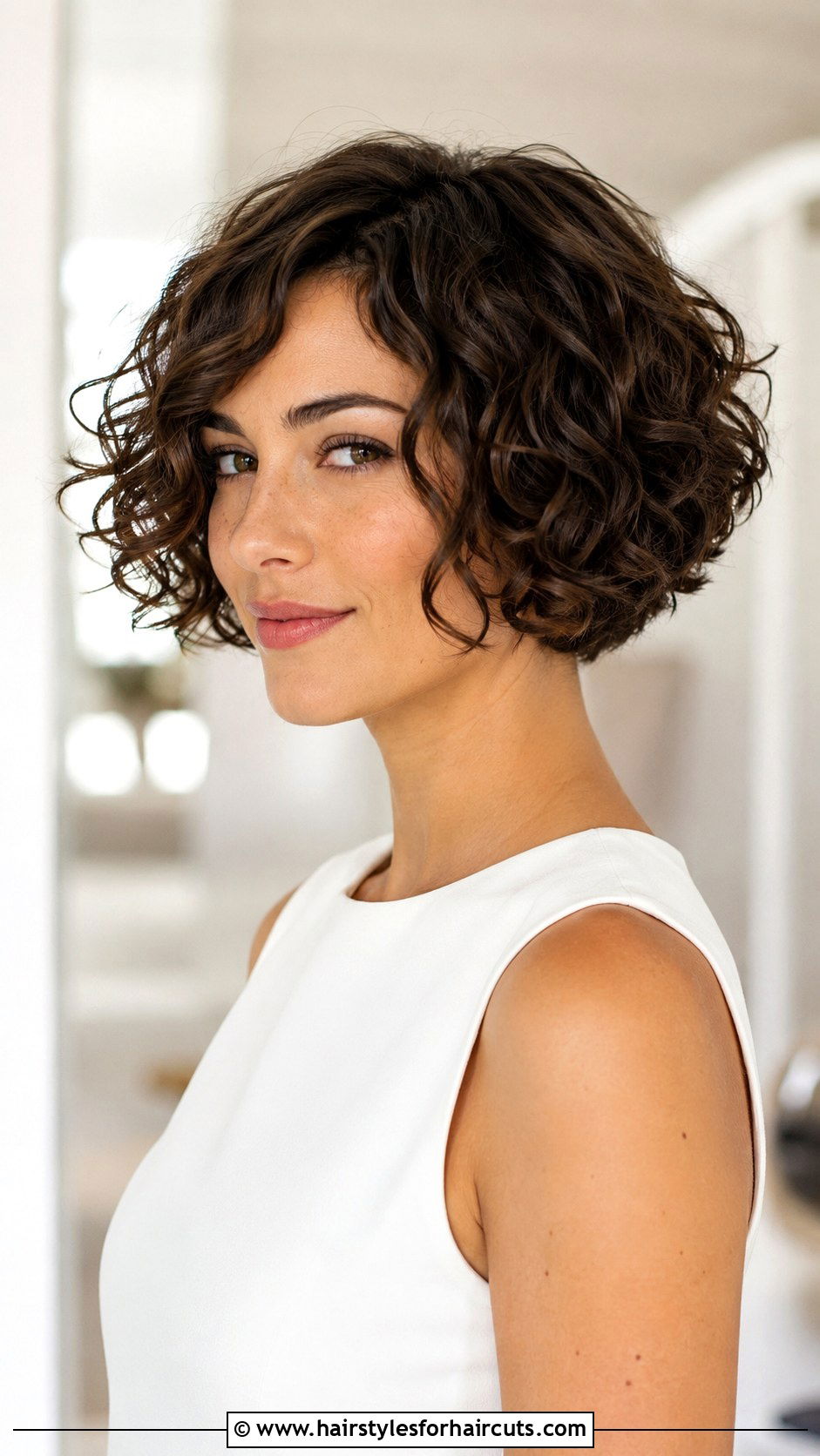 Rounded Bob Curly Hair - 25 curly hairstyles for thick hair - 25 curly hairstyles for thick hair