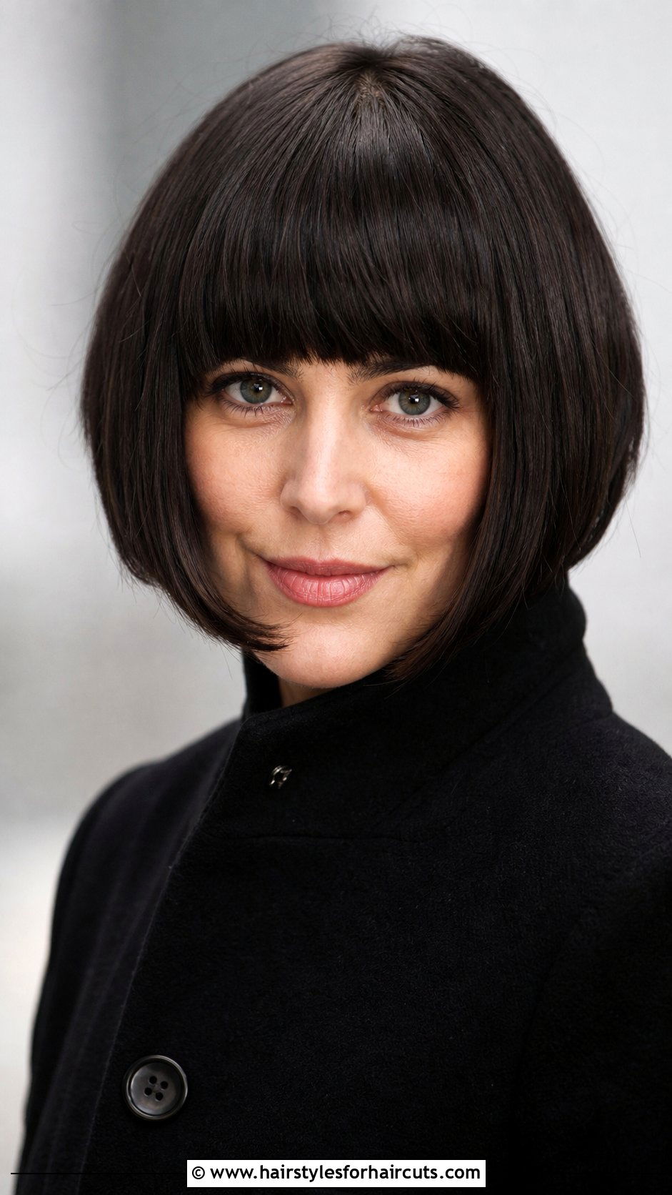 Rounded Bob With Thick Bangs - 25 hairstyles for hair with bangs - 25 hairstyles for hair with bangs