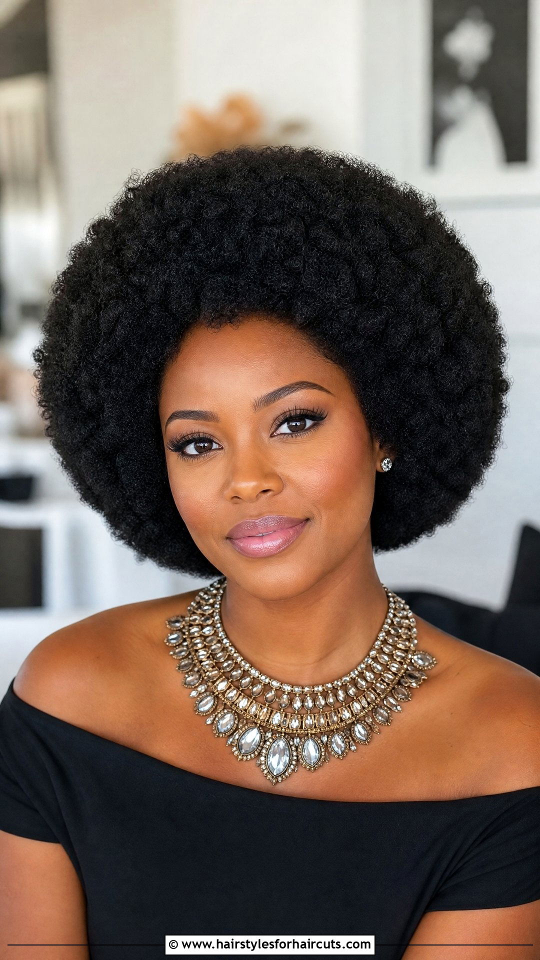 Rounded Curly Afro - 25 best haircuts for curly hair - 25 best haircuts for curly hair