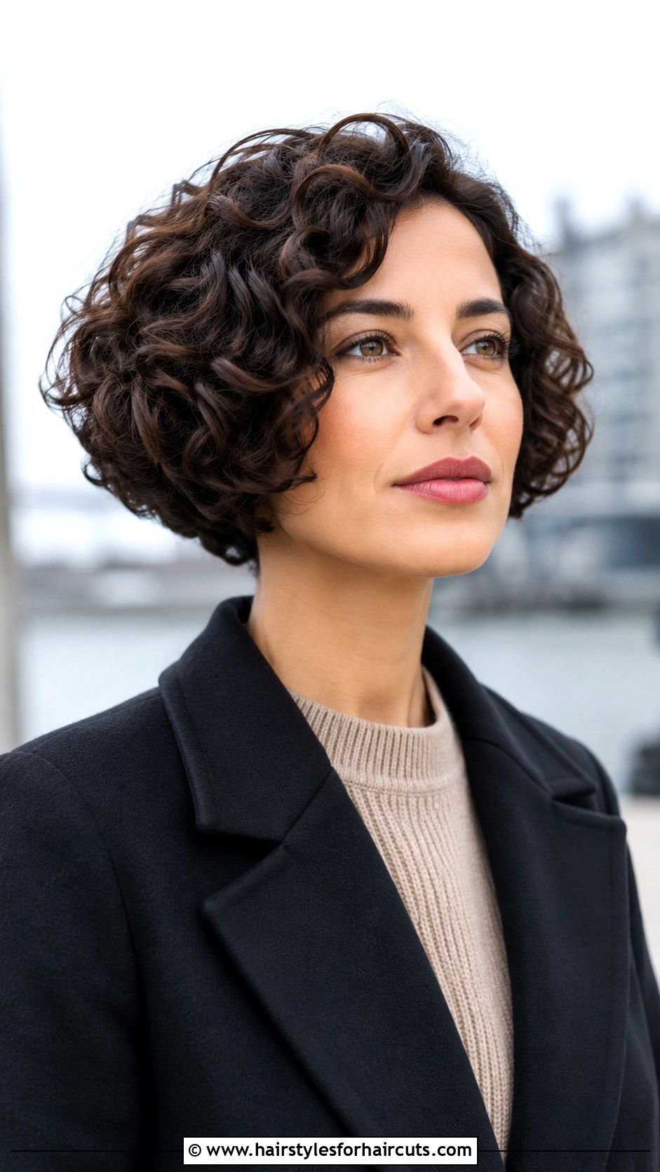 Rounded Curly Bob Haircut - 25 good haircuts for wavy curly hair - 25 good haircuts for wavy curly hair