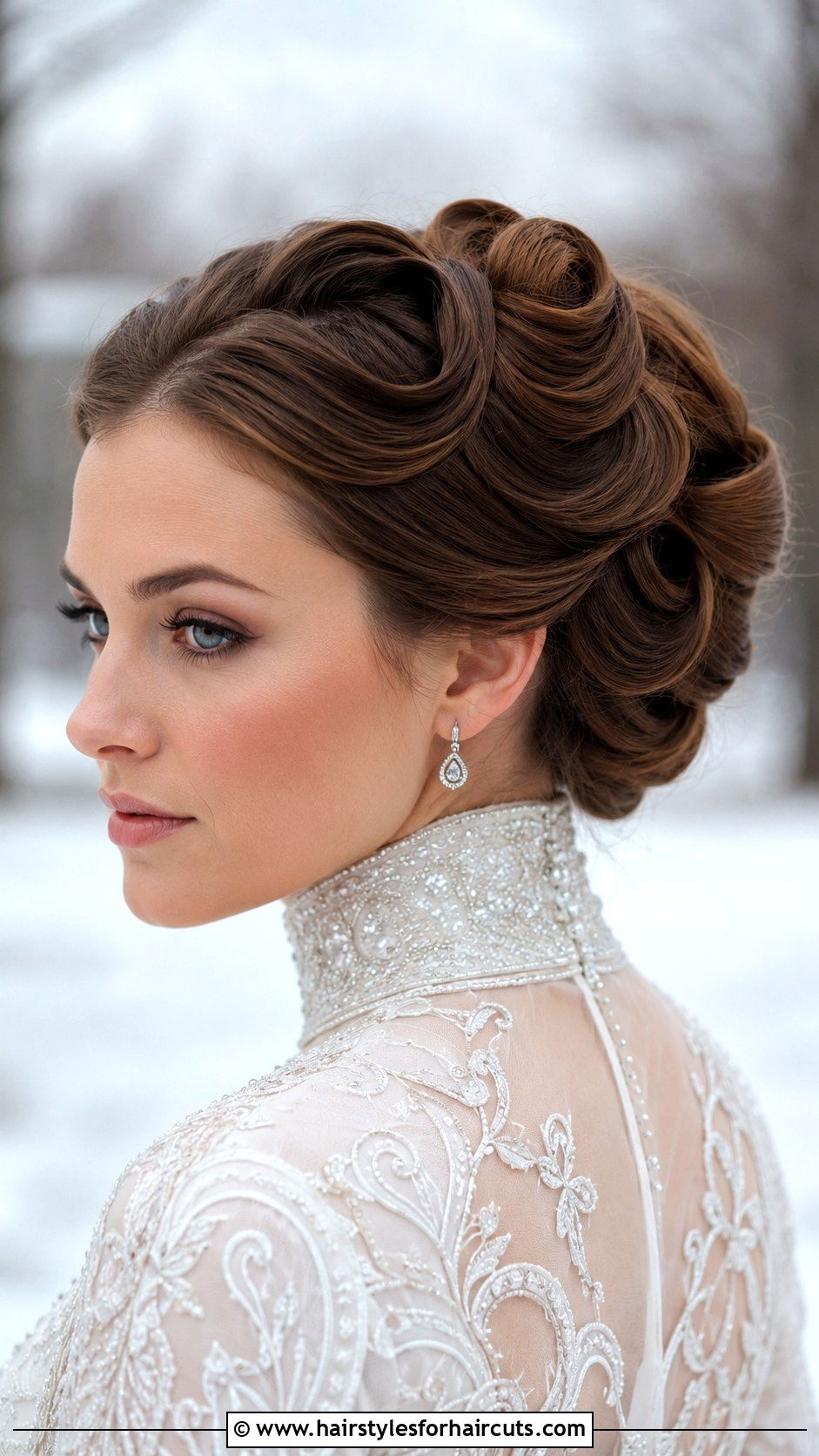 S Curl Updo - 25 1930 hairstyles for women - 25 1930 hairstyles for women