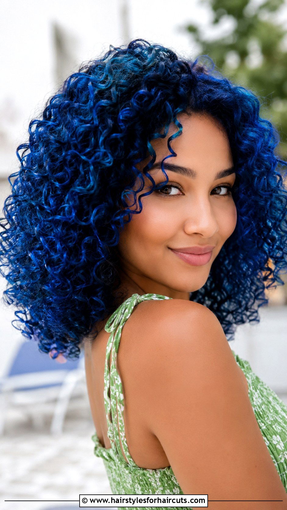 Sapphire Blue Curly Hair - 25 dark blue hairstyles - 25 dark blue hairstyles