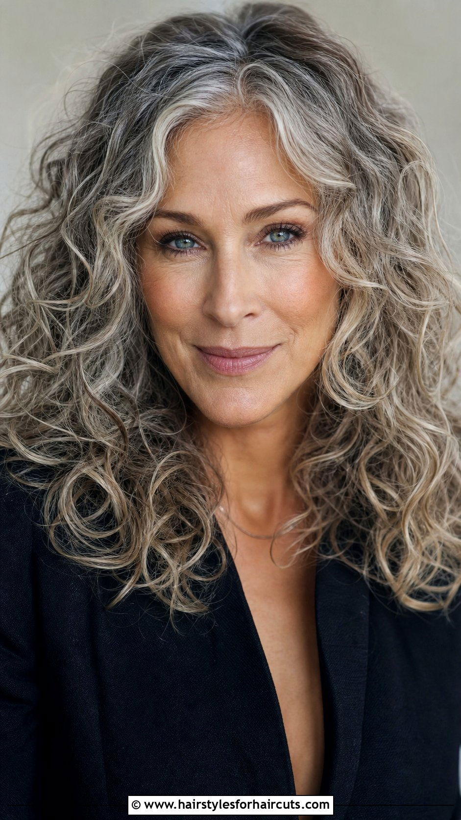 Sarah Jessica Parker Natural Gray Curls - 25 sarah jessica parker hairstyles - 25 sarah jessica parker hairstyles