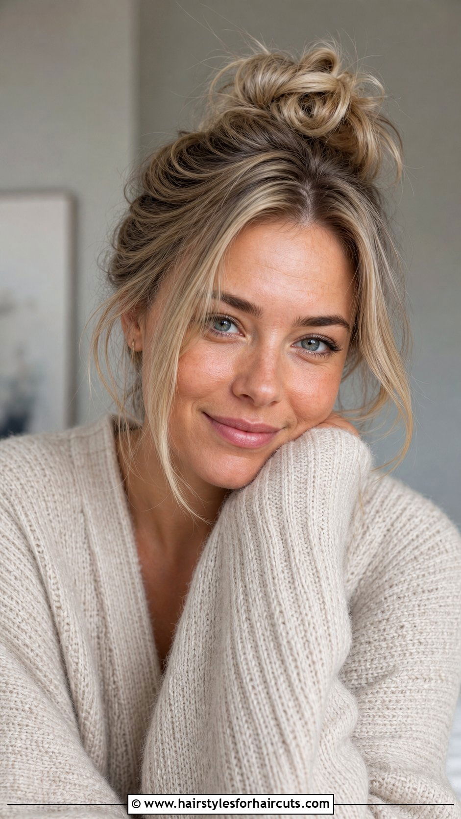 Scandinavian Messy Bun Hairstyle - 25 scandinavian hairstyles - 25 scandinavian hairstyles