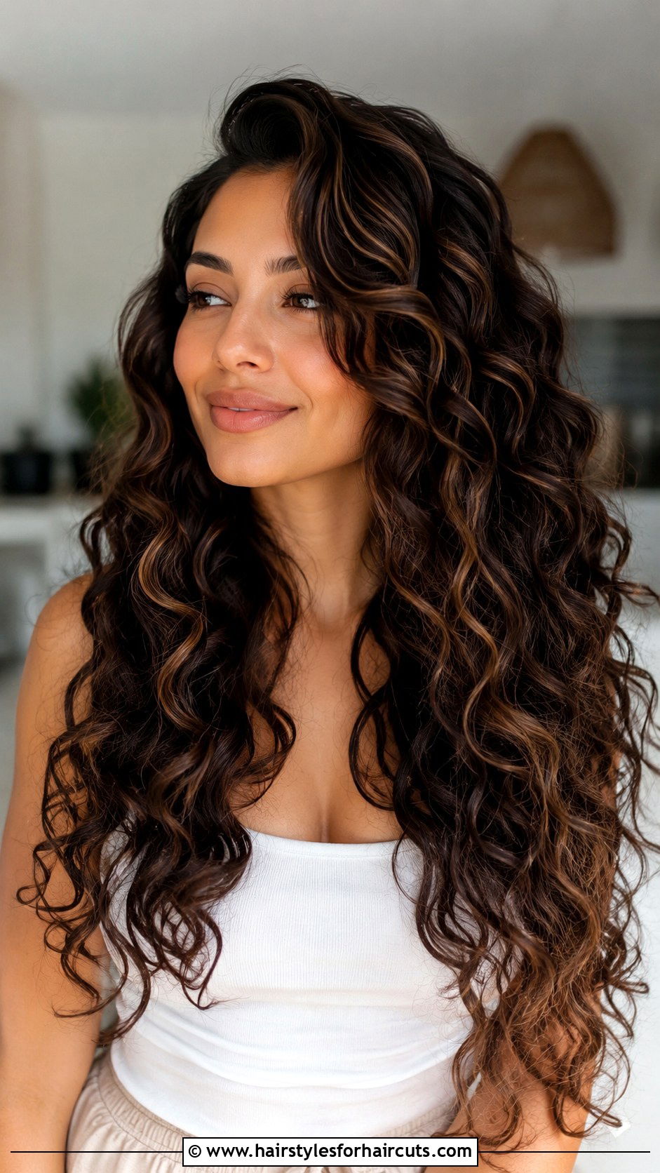 Sculpted Wave Long Curly Down Do - 25 1920s hairstyles for long curly hair - 25 1920s hairstyles for long curly hair