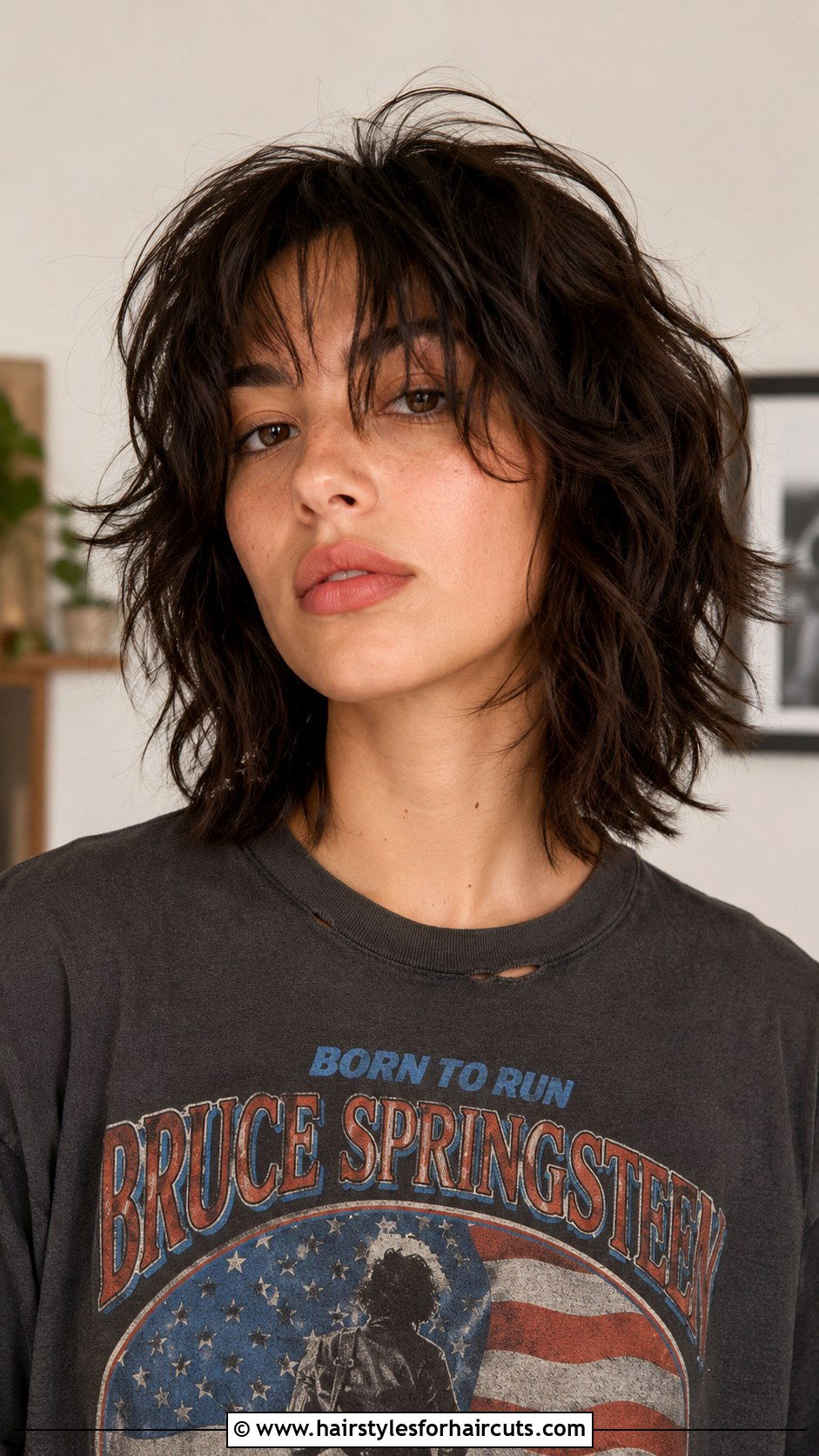 Shaggy Neck Length Cut - 25 neck length haircuts for thin hair - 25 neck length haircuts for thin hair