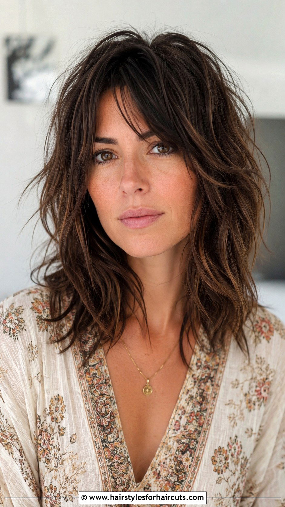 Shaggy Shoulder Length Haircut - 25 haircuts for 60 year old women - 25 haircuts for 60 year old women