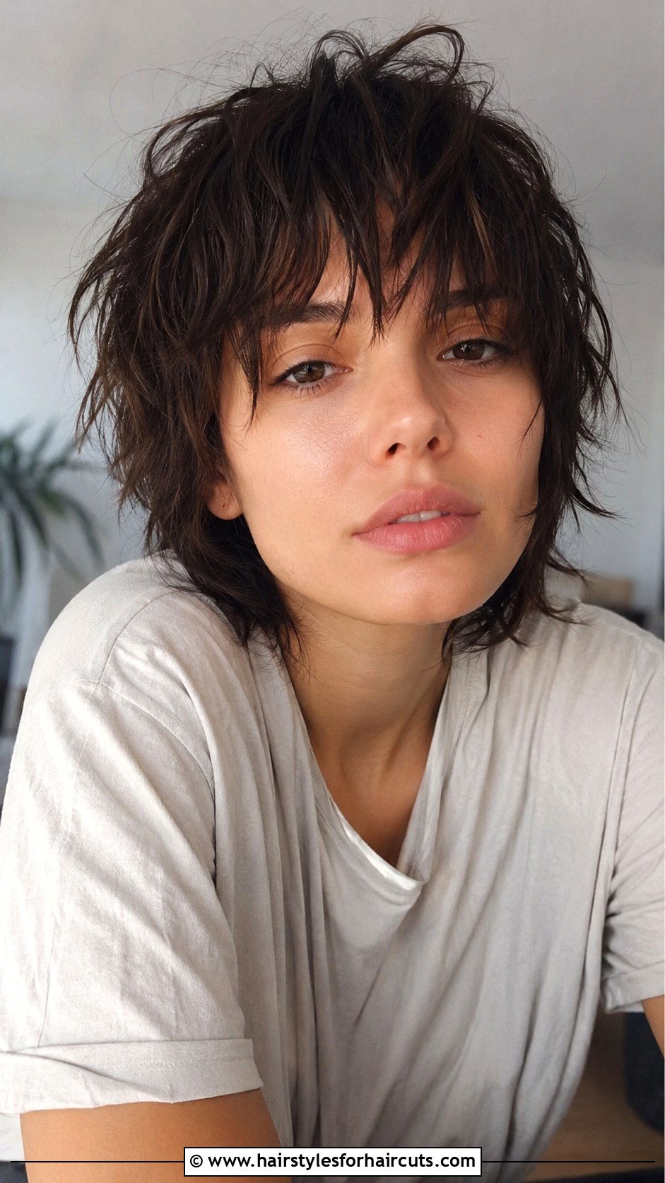Shaggy Wolf Cut - 25 dike haircuts - 25 dike haircuts