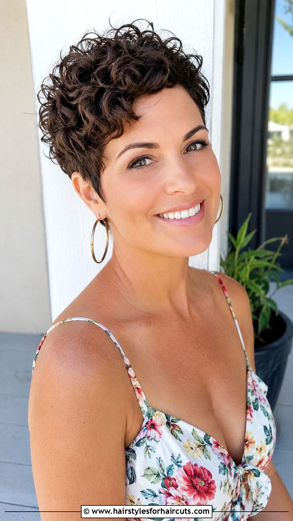 Short 2C Curly Pixie - 25 2c curly hairstyles - 25 2c curly hairstyles