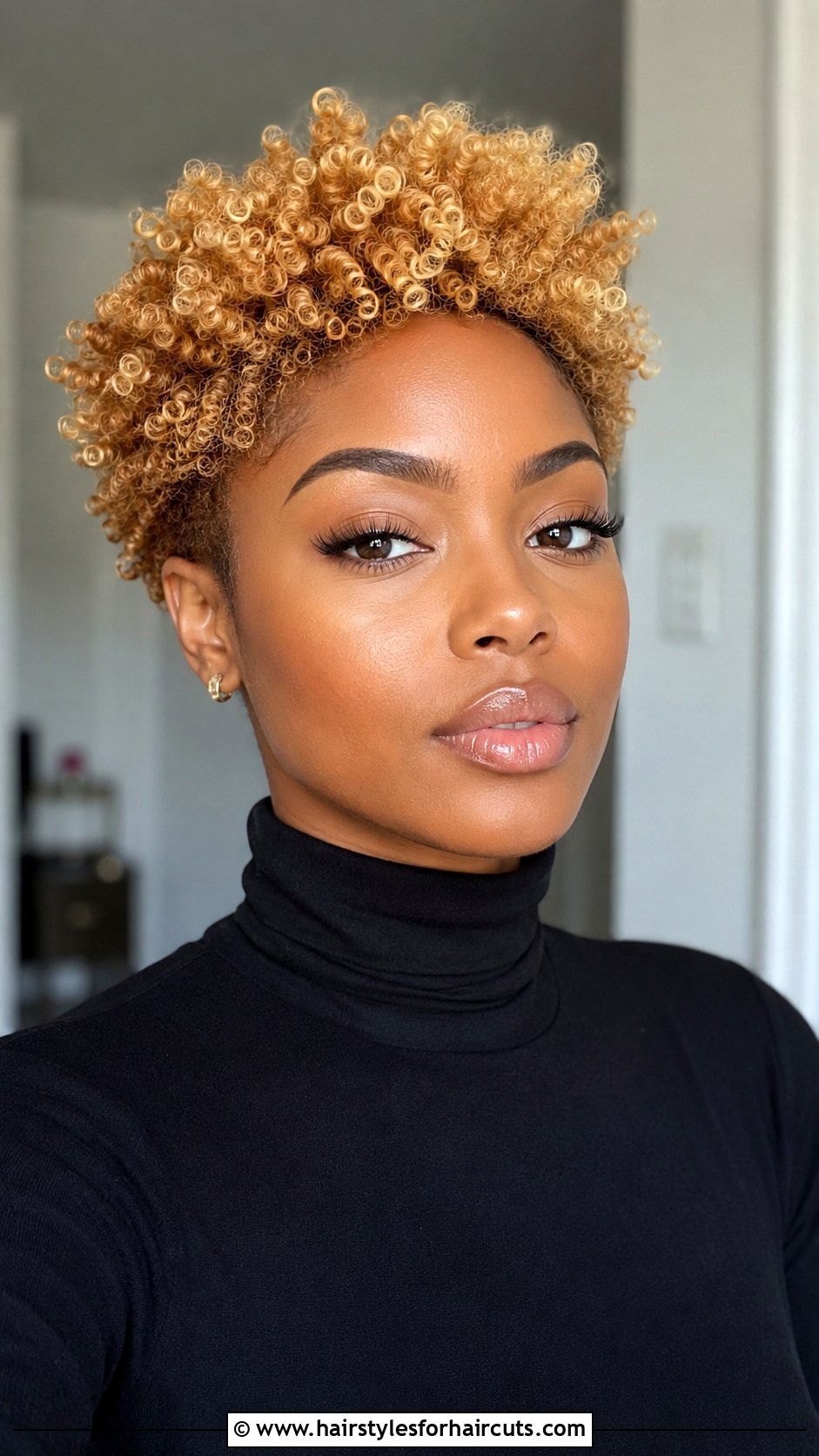 Short Blonde Curly Hair - 25 short curly hairstyles for black women - 25 short curly hairstyles for black women
