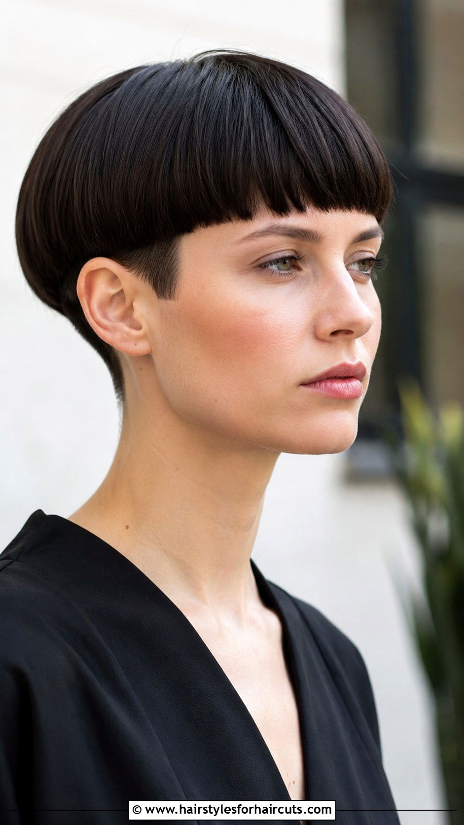 Short Blunt Cut - 25 haircuts styles for thin hair - 25 haircuts styles for thin hair