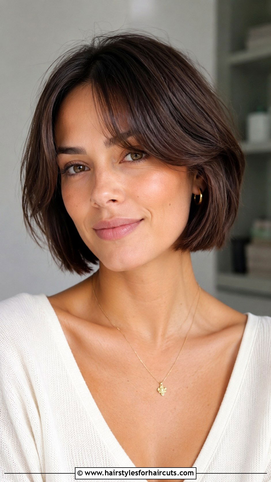 Short Bob With Curtain Bangs - 25 birthday hairstyles for short hair - 25 birthday hairstyles for short hair