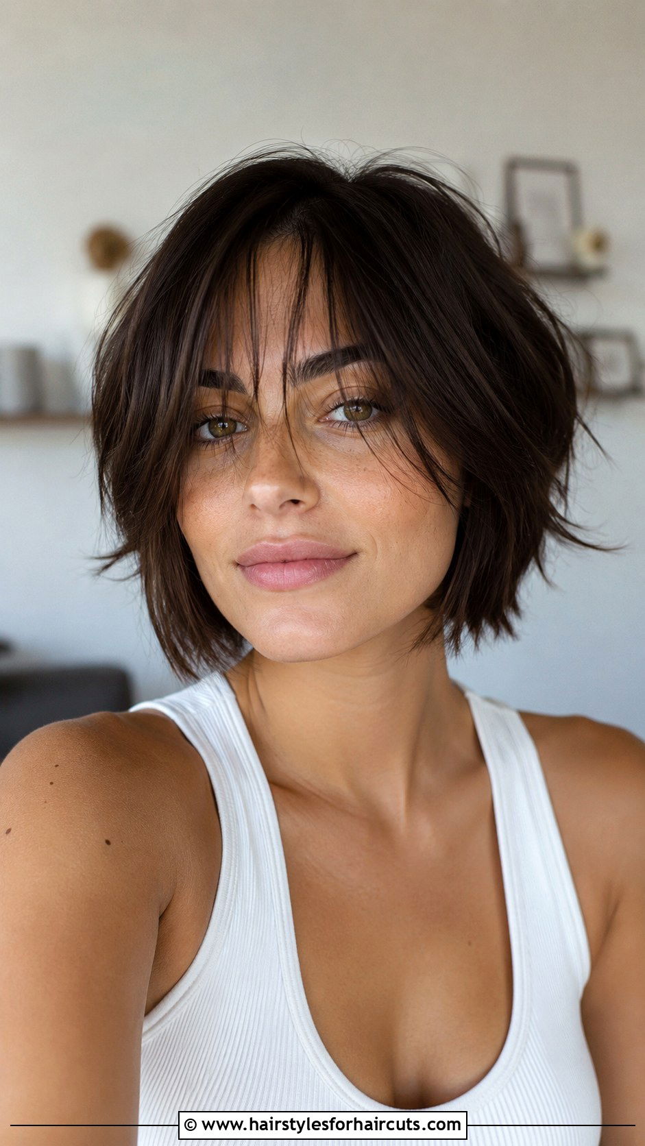 Short Bob With Face Framing Layers - 25 grunge hairstyles for short hair - 25 grunge hairstyles for short hair