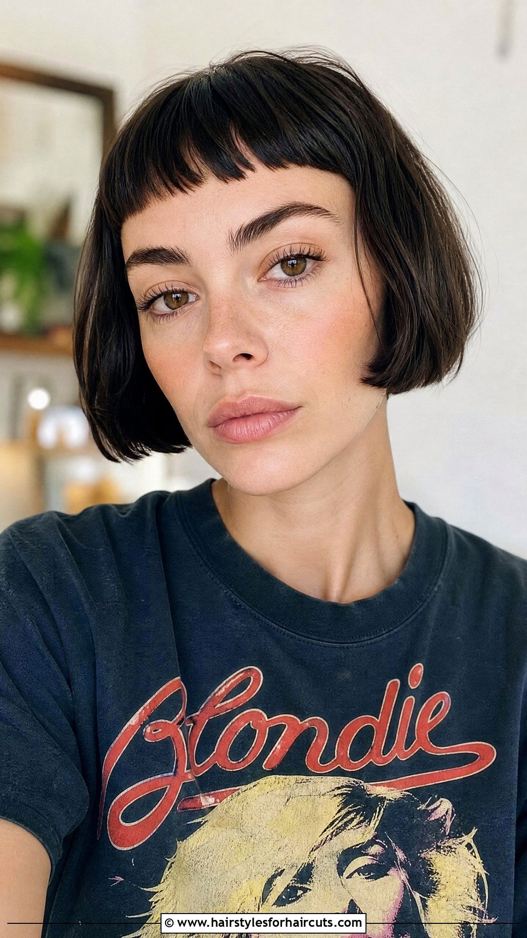 Short Bob With Micro Bangs - 25 straight hair with bangs hairstyles - 25 straight hair with bangs hairstyles