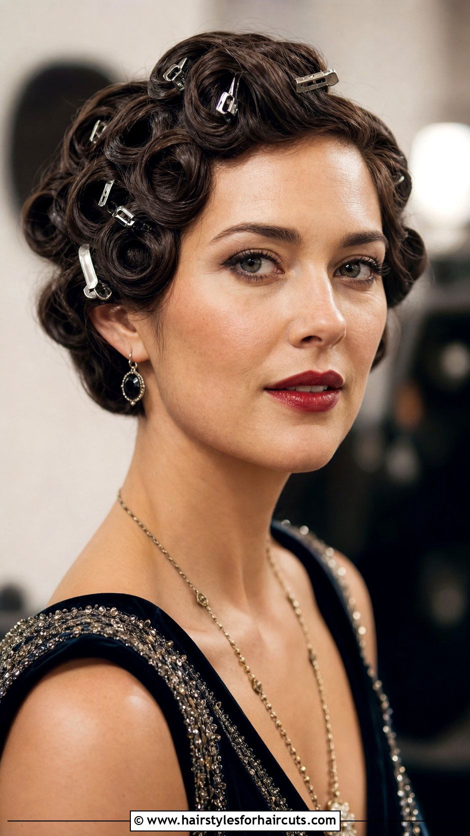 Short Bob With Pinned Barrel Curls - 25 off the face hairstyles for short hair - 25 off the face hairstyles for short hair