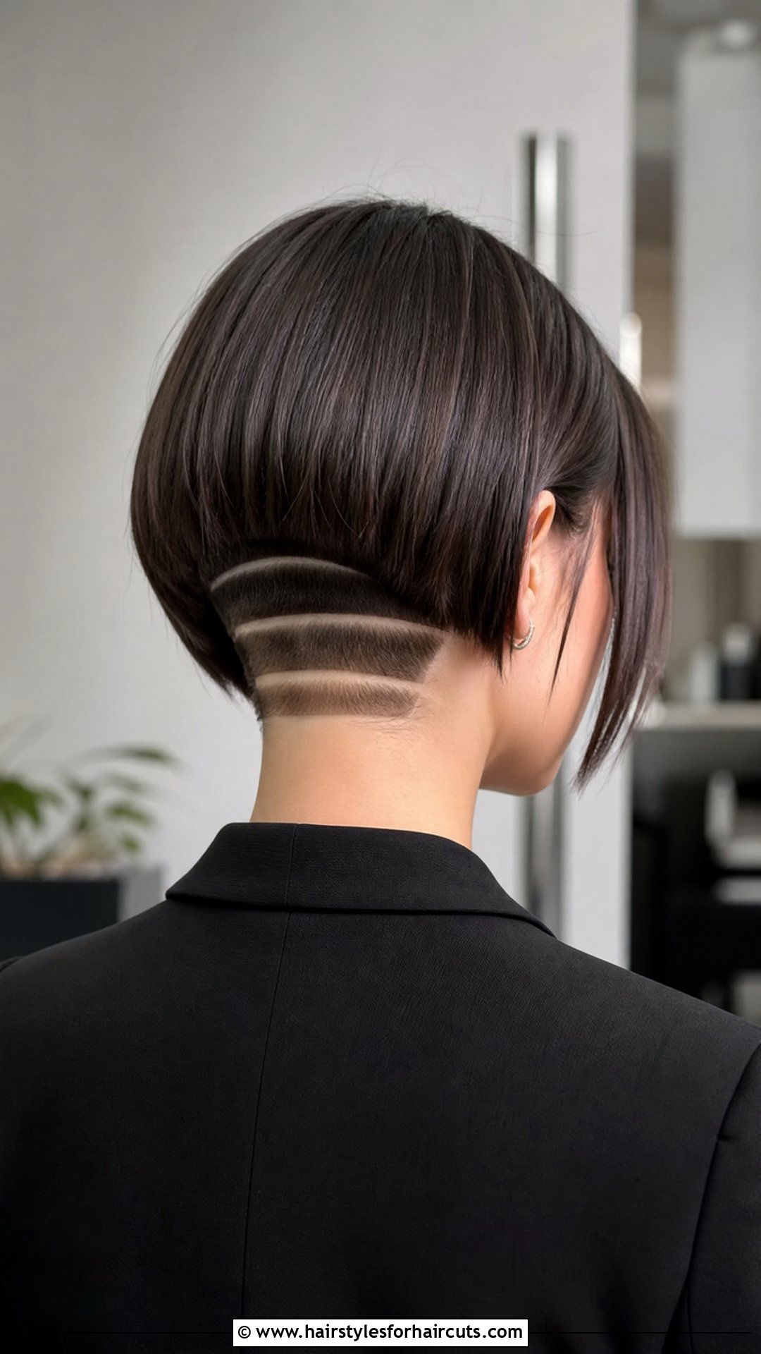 Short Bob With Raccoon Stripes - 25 raccoon hairstyles - 25 raccoon hairstyles