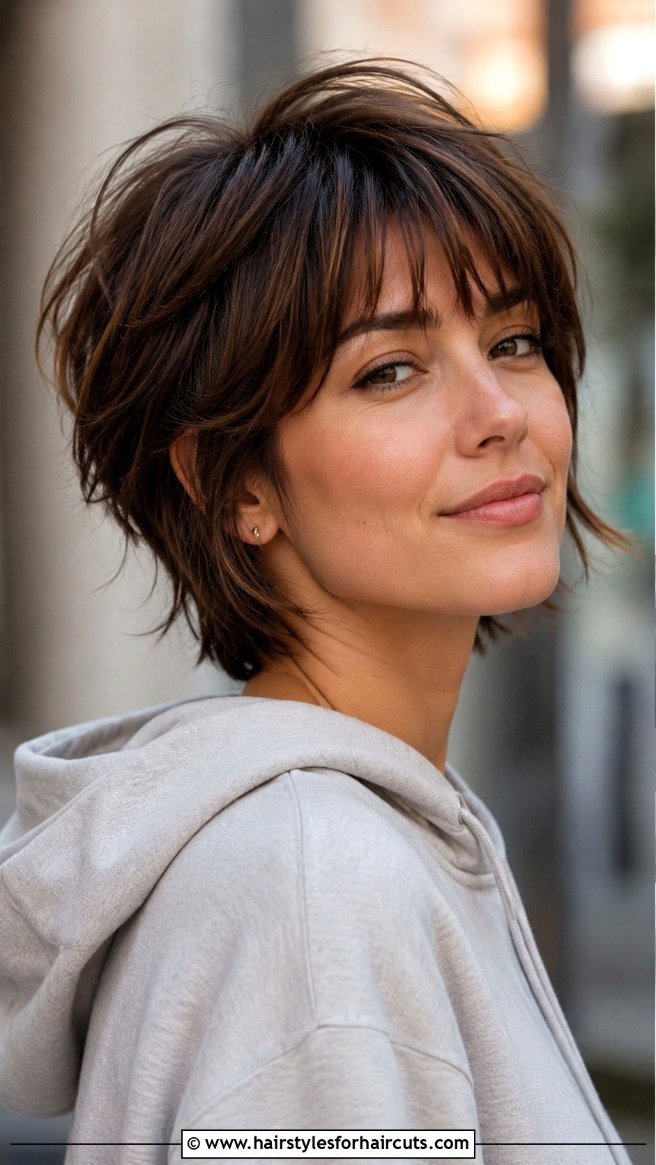 Short Cascade Haircut With Bangs - 25 cascade haircuts - 25 cascade haircuts