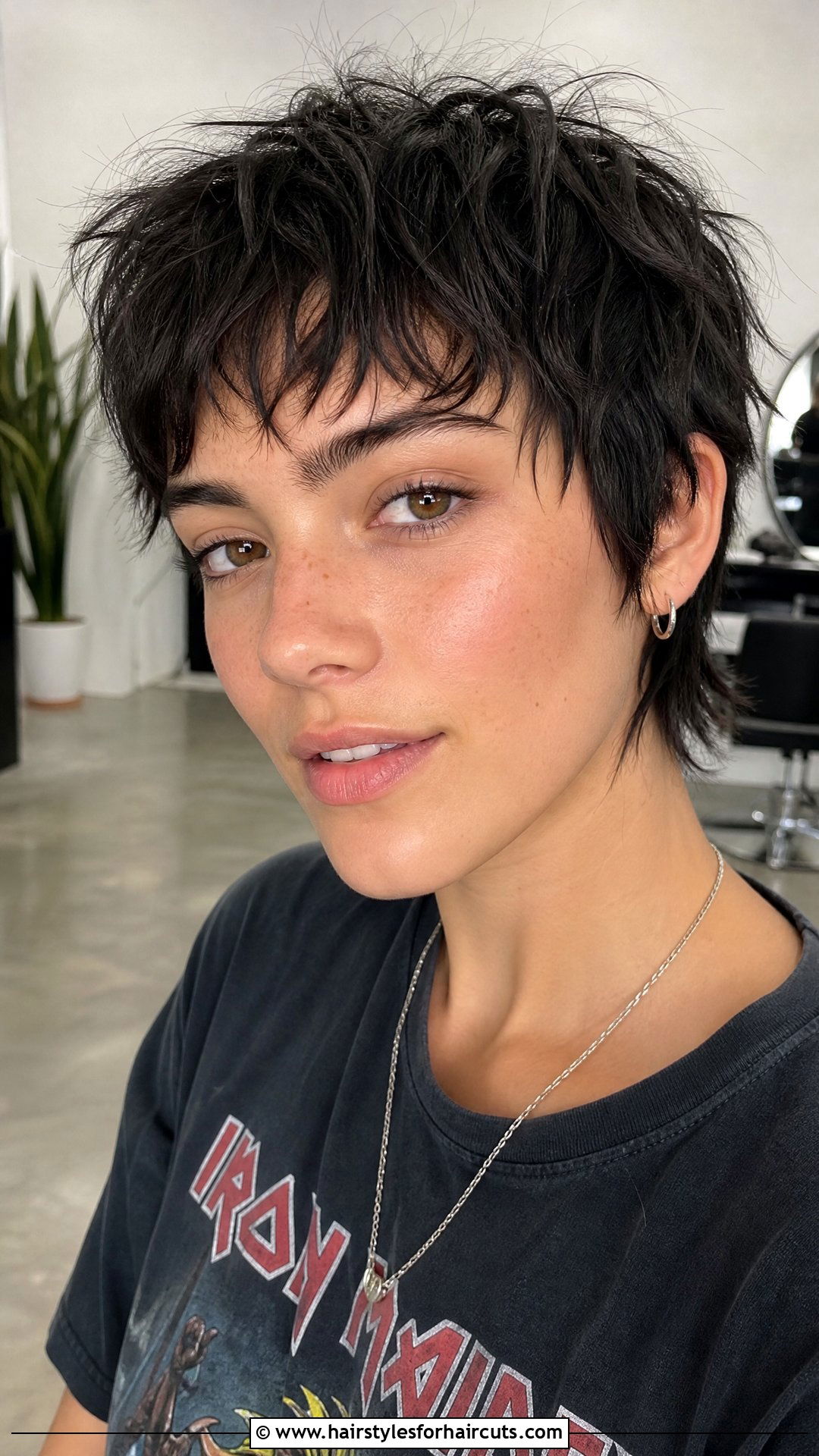 Short Choppy Pixie - 25 woman low cut hairstyles - 25 woman low cut hairstyles