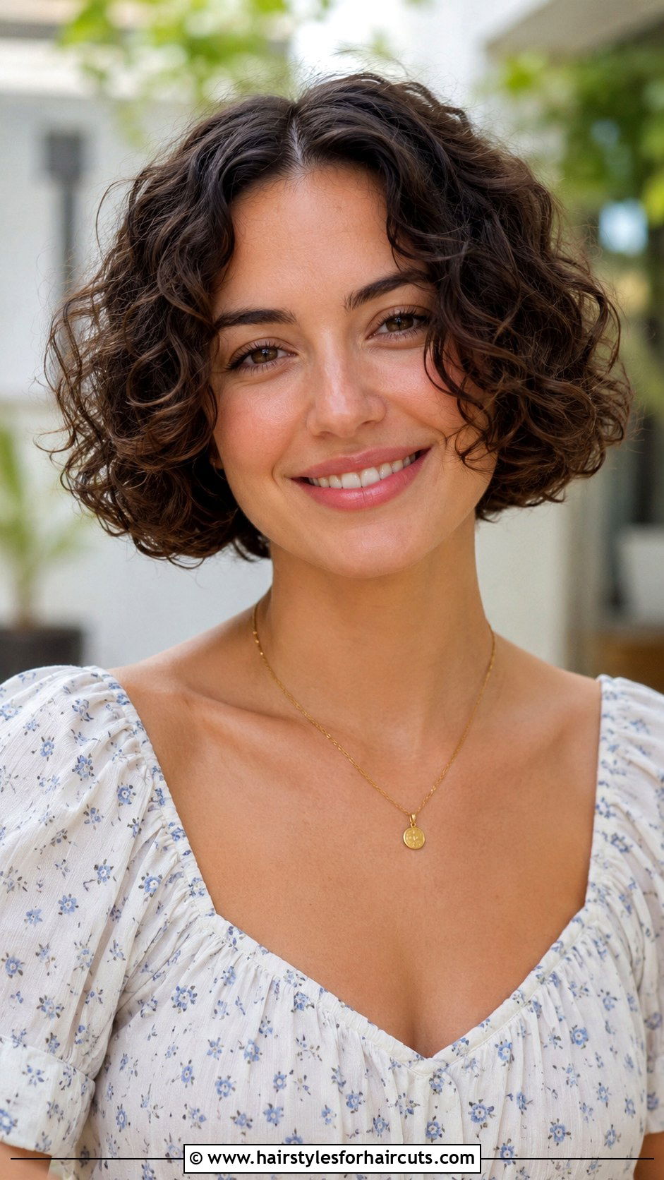 Short Curly Bob - 25 curly hair hairstyles for women - 25 curly hair hairstyles for women