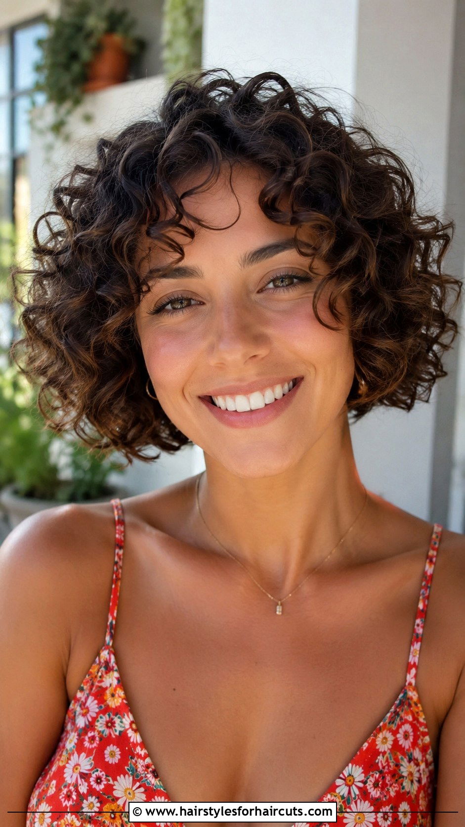 Short Curly Bob - 25 haircuts menu - 25 haircuts menu