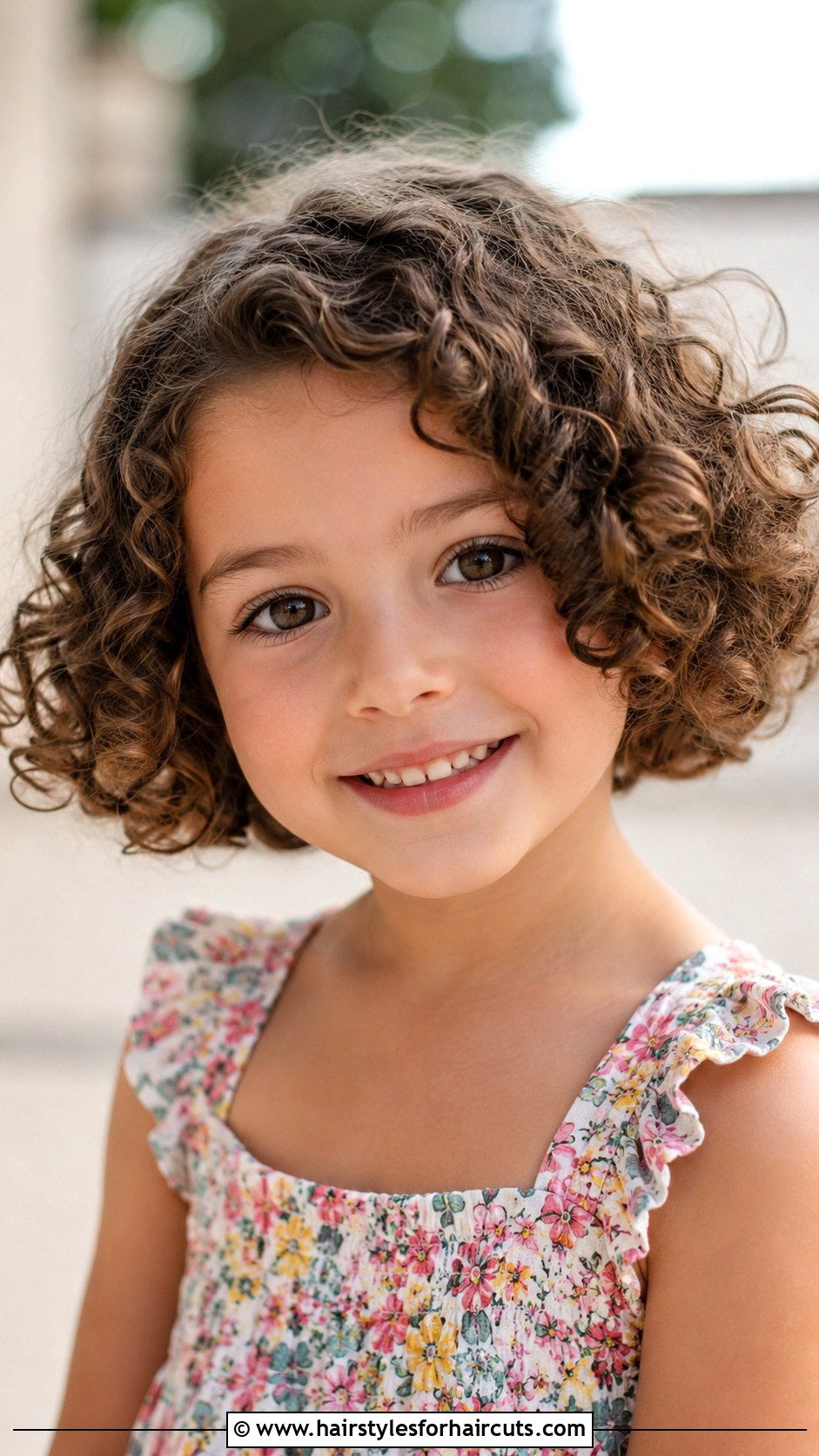 Short Curly Bob - 25 hairstyles for girls with curly hair - 25 hairstyles for girls with curly hair