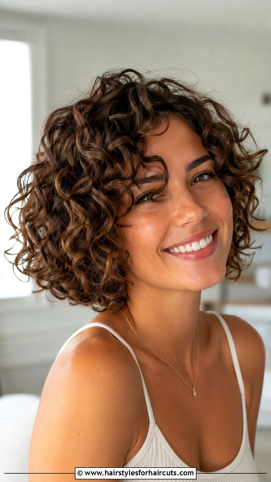 Short Curly Bob - 25 nurse hairstyles for short hair - 25 nurse hairstyles for short hair