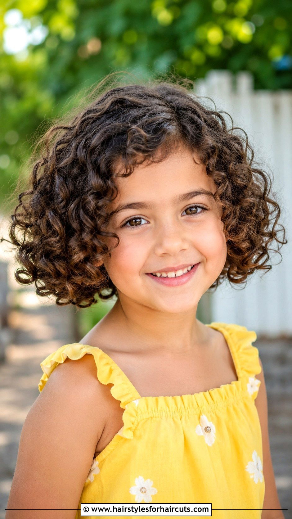 Short Curly Bob Haircut - 25 haircuts for curly hair girl kid - 25 haircuts for curly hair girl kid