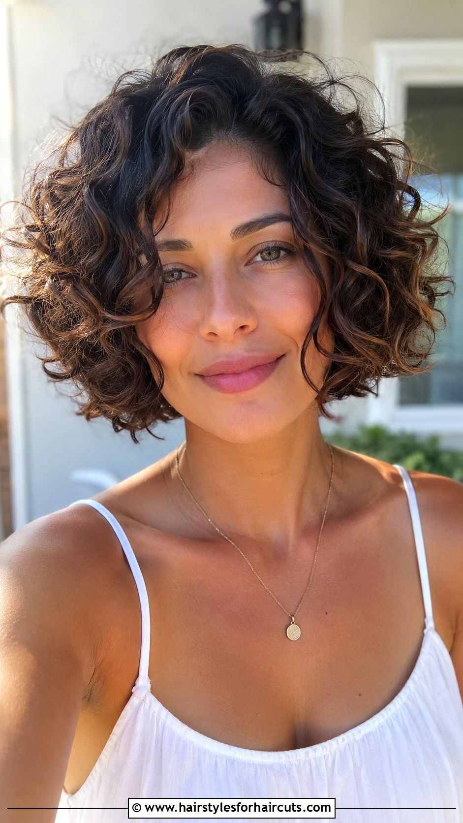 Short Curly Bob Haircut - 25 curly hair haircuts for women - 25 curly hair haircuts for women