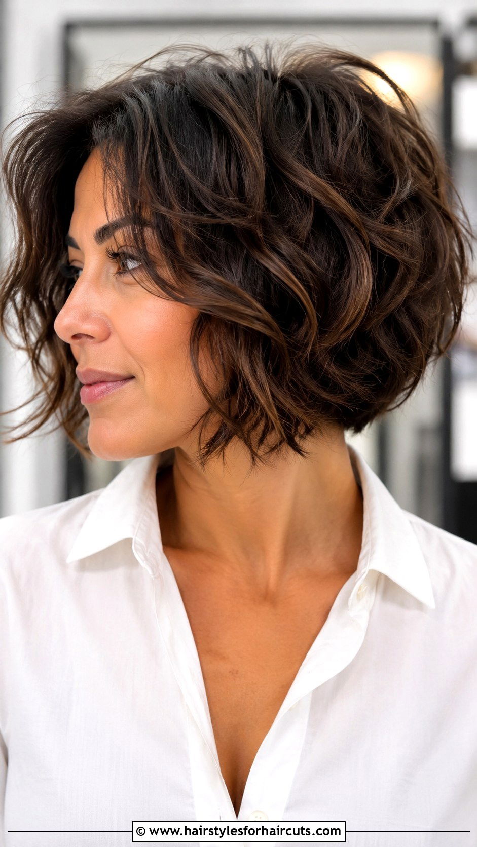 Short Curly Bob Haircut With Face Framing - 25 face framing haircuts for curly hair - 25 face framing haircuts for curly hair