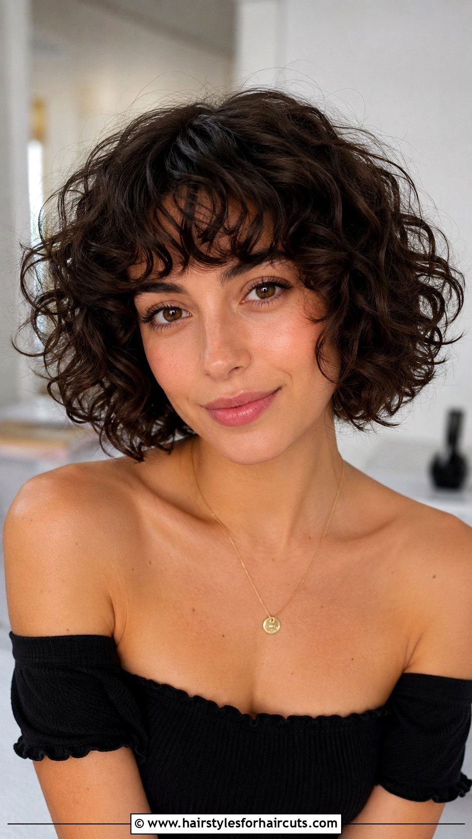 Short Curly Bob With Bangs - 25 best haircuts for thinning curly hair - 25 best haircuts for thinning curly hair