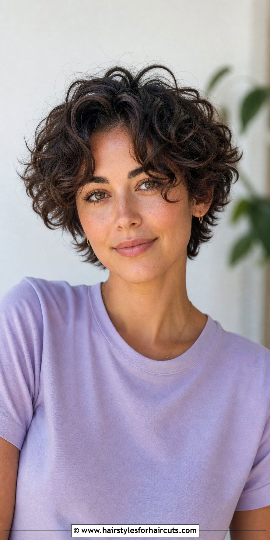 Short Curly Butterfly Haircut - 25 butterfly haircuts with curly hair - 25 butterfly haircuts with curly hair