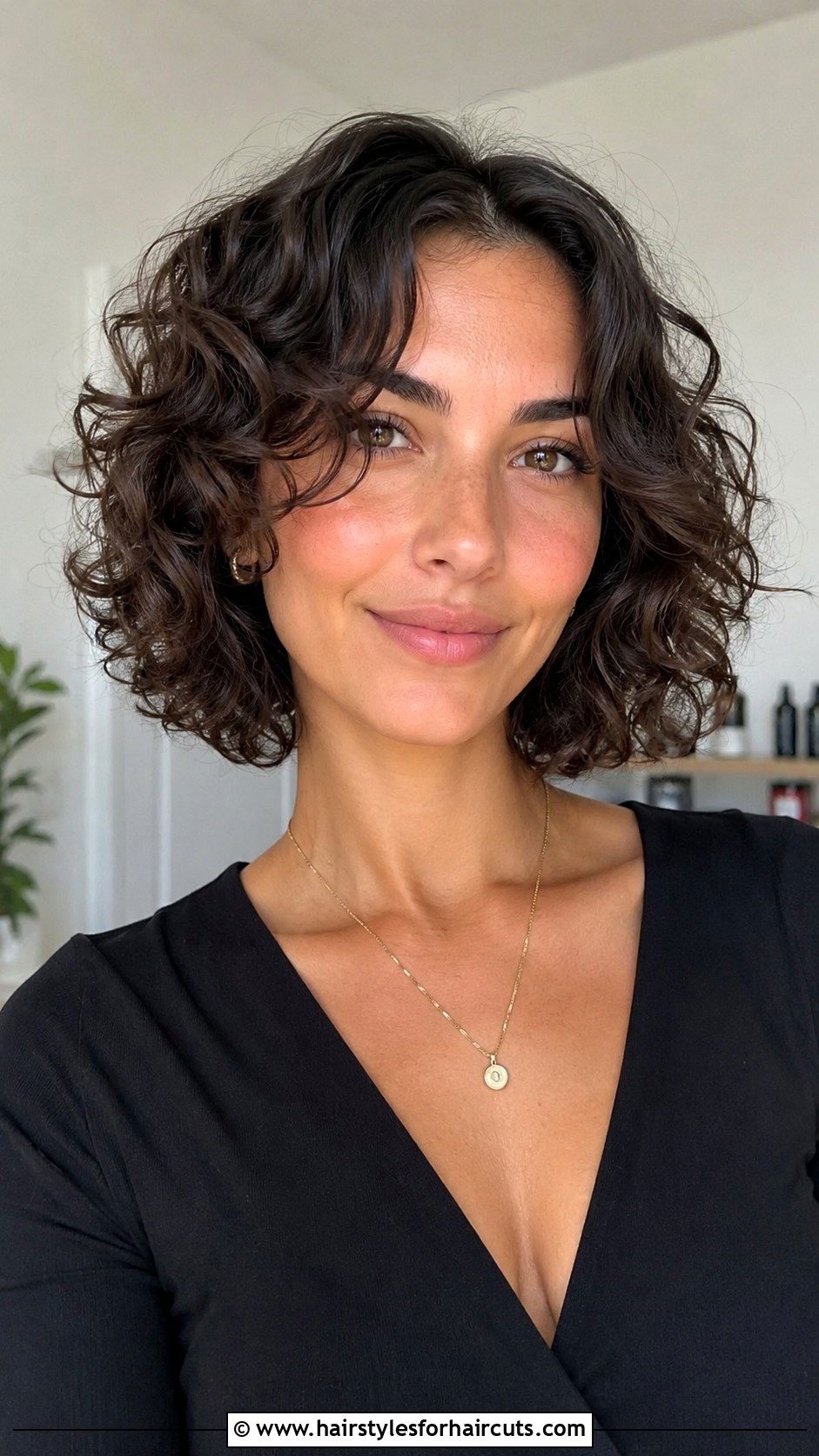 Short Curly Butterfly Haircut For Heart Faces - 25 butterfly haircuts short curly hair - 25 butterfly haircuts short curly hair