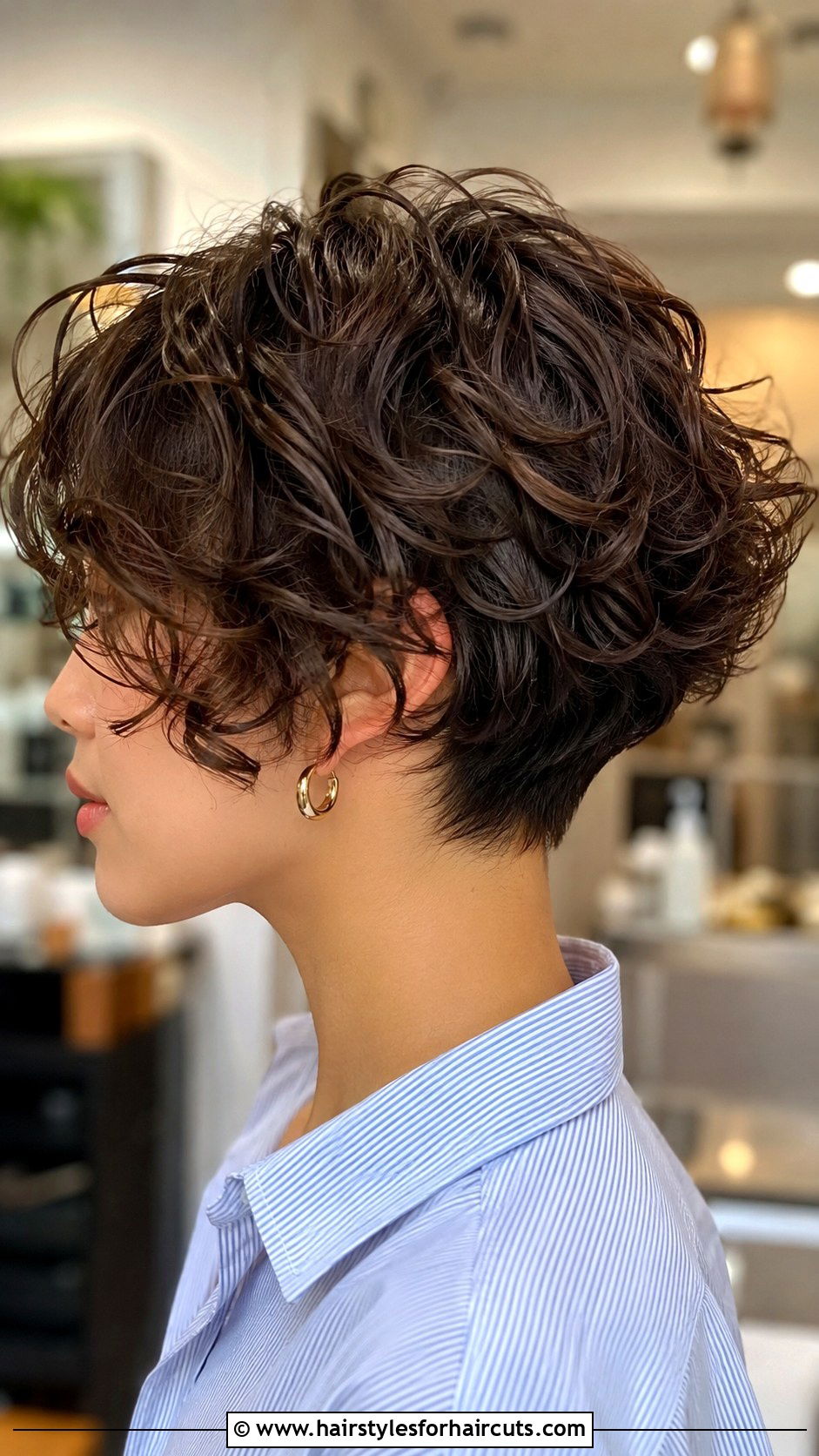 Short Curly Butterfly Haircut With Tapered Nape - 25 butterfly haircuts short curly hair - 25 butterfly haircuts short curly hair