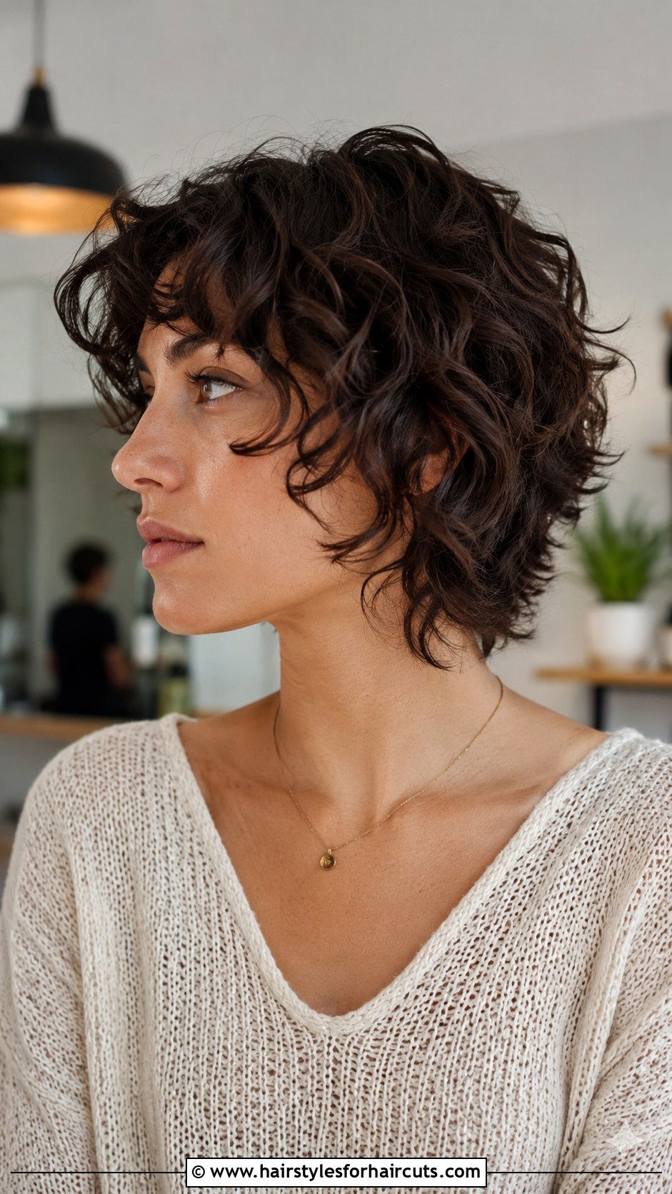 Short Curly Butterfly Haircut With Textured Ends - 25 butterfly haircuts short curly hair - 25 butterfly haircuts short curly hair