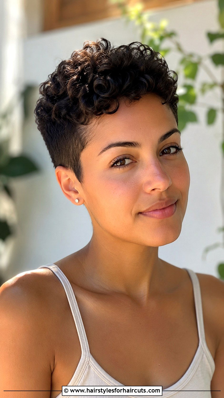 Short Curly Crop - 25 hairstyles for thin curly hair over 50 - 25 hairstyles for thin curly hair over 50