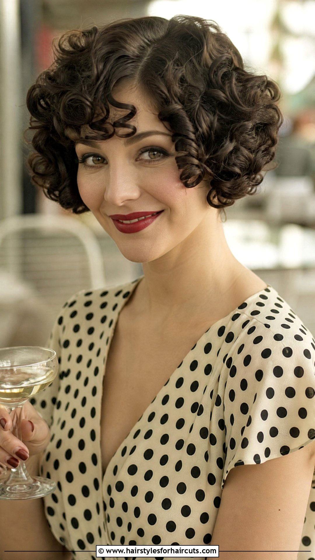 Short Curly Flapper Hair - 25 flapper hairstyles - 25 flapper hairstyles