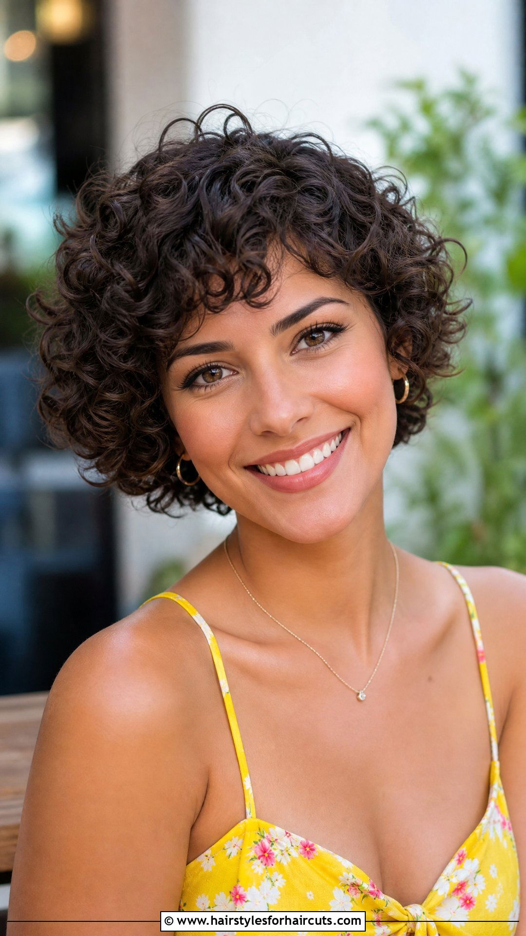 Short Curly Flick Haircut - 25 flick hairstyles for short hair - 25 flick hairstyles for short hair