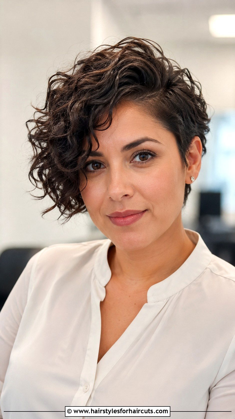 Short Curly Hair With Side Part - 25 best haircuts for short curly hair - 25 best haircuts for short curly hair