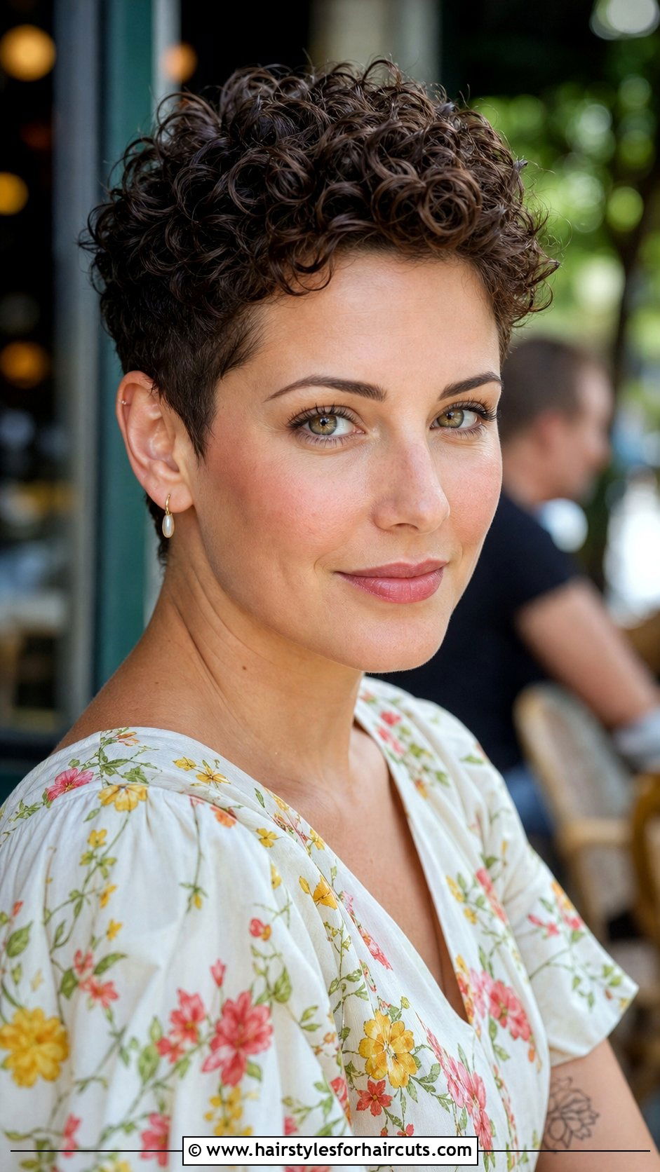 Short Curly Pixie Cut - 25 curly hairstyles tips - 25 curly hairstyles tips
