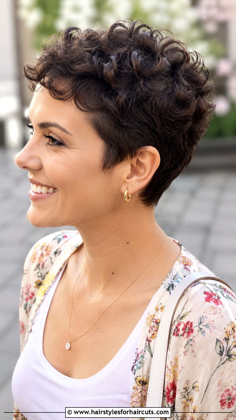 Short Curly Pixie Cut - 25 best haircuts for short curly hair - 25 best haircuts for short curly hair