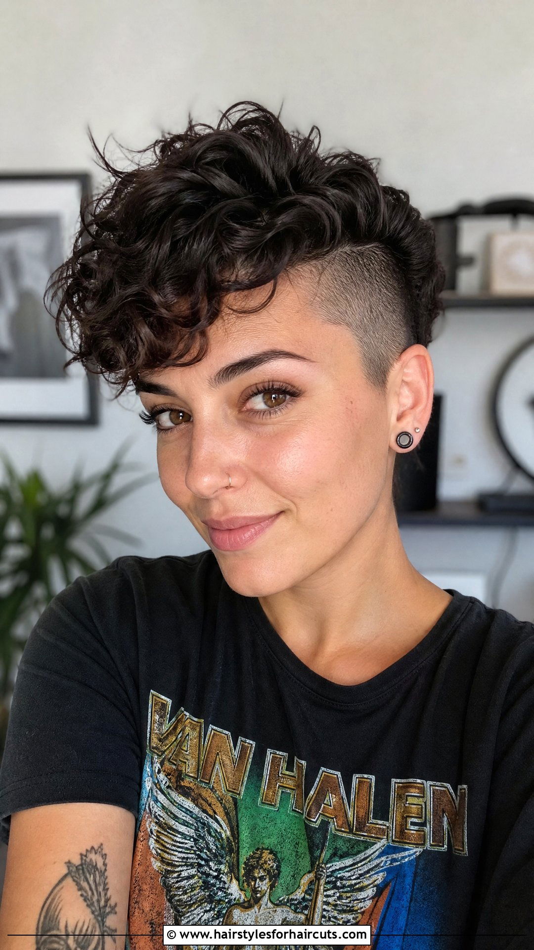 Short Curly Undercut - 25 hairstyles on curly hair - 25 hairstyles on curly hair