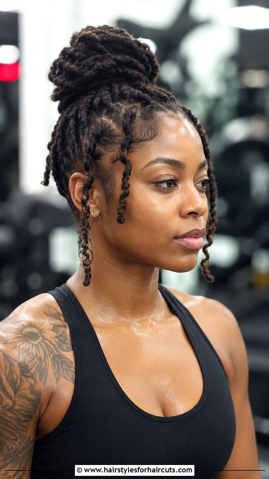 Short Dread Bun - 25 short hairstyles for dreads - 25 short hairstyles for dreads