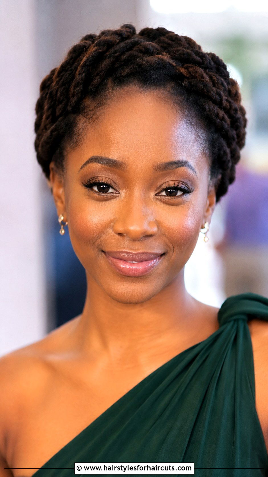 Short Dread Halo - 25 short hairstyles for dreads - 25 short hairstyles for dreads