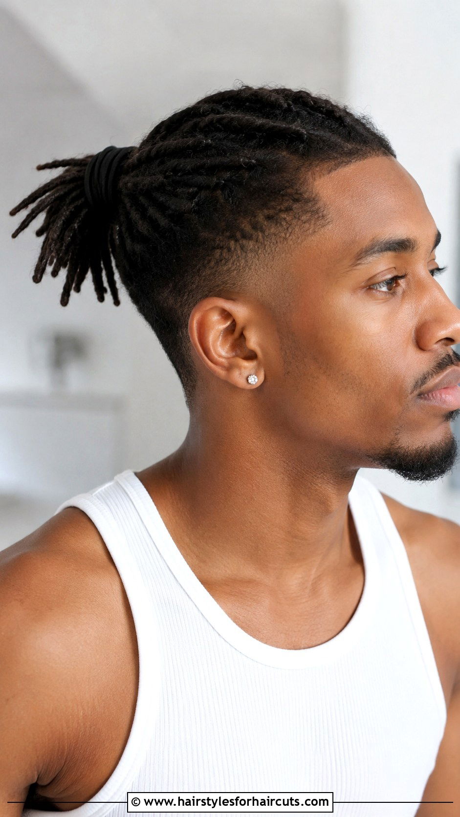 Short Dread Ponytail - 25 short hairstyles for dreads - 25 short hairstyles for dreads